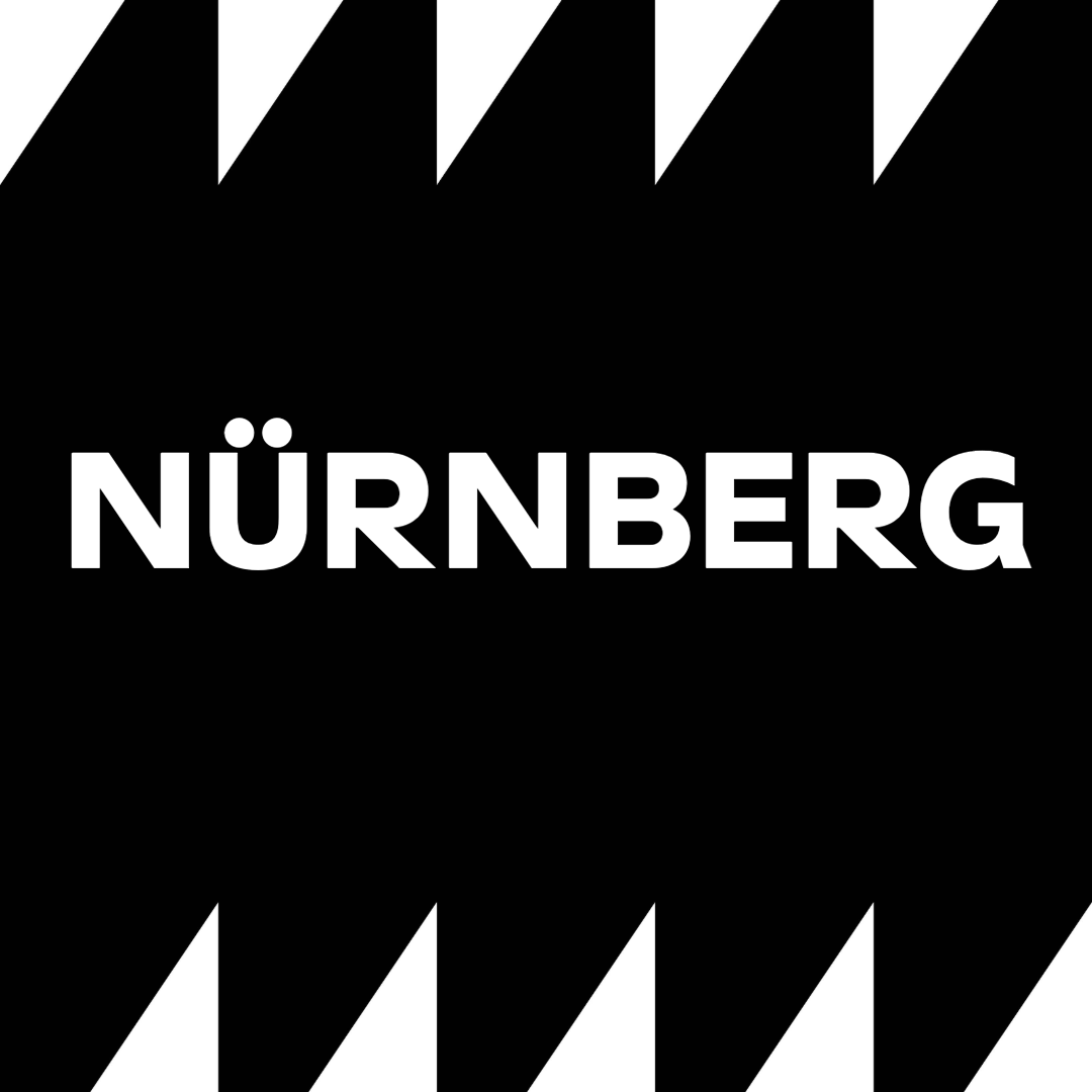 Eine Social-Media-Kachel in schwarz-weiß: Auf einem gezackten Hintergrund steht das Wort Nürnberg.